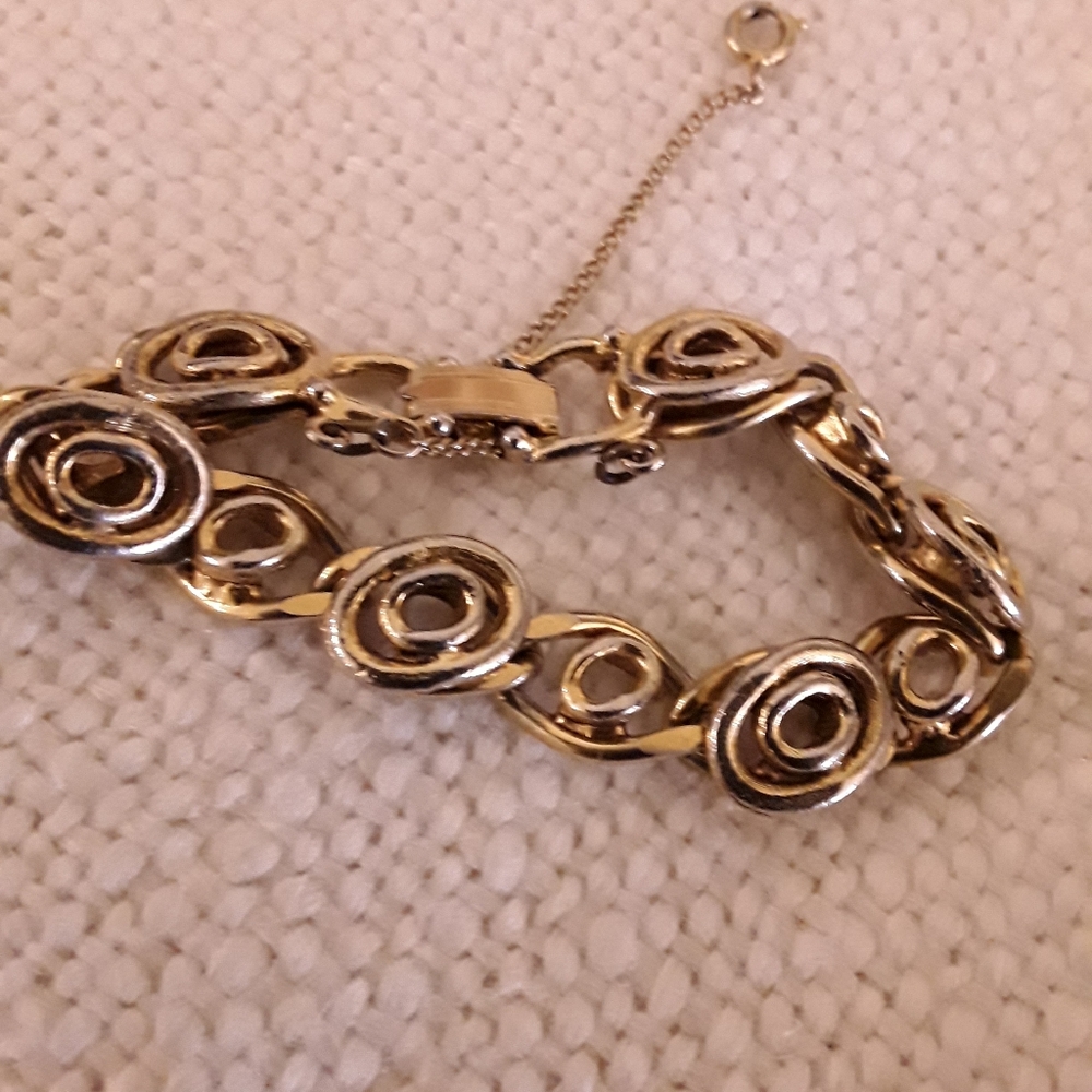 Florenza Elegant Gold-Tone Bracelet